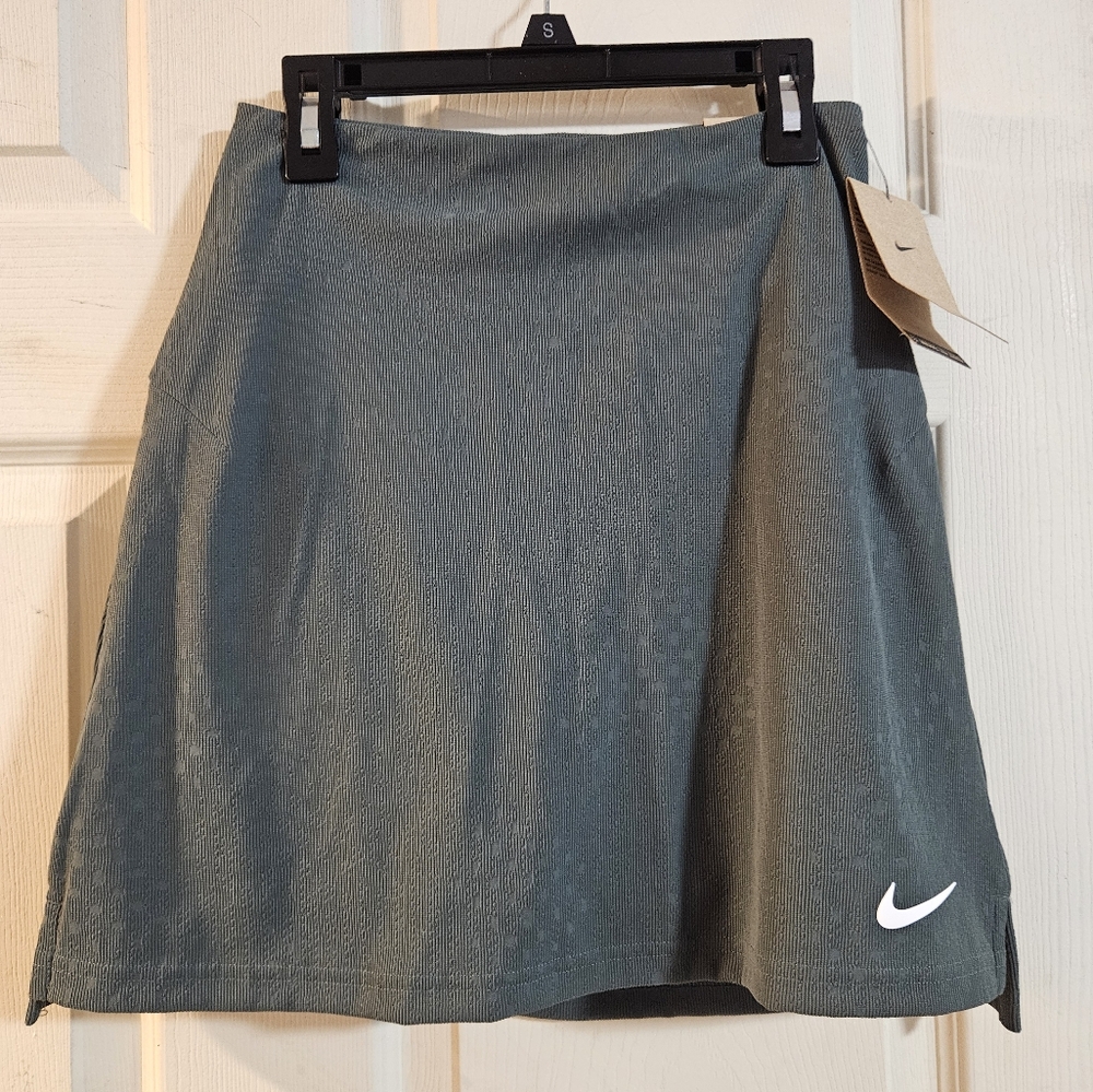 Nike 17” Dri-FIT ADV Tour High-Waisted Long Golf Skort: GREEN: NEW WITH TAGS: XS